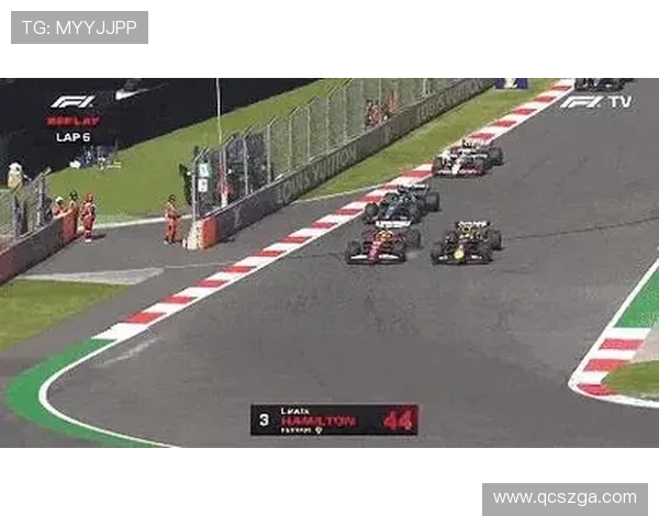 F1赛事动态：梅赛德斯车队在赛季末实现重大突破，汉密尔顿再创辉煌