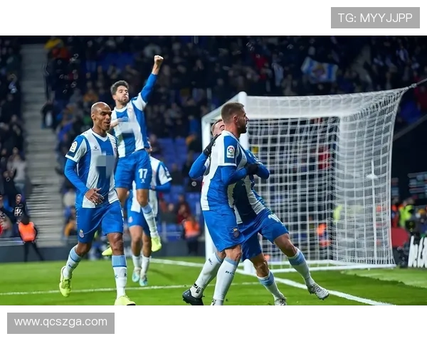 西甲争冠白热化豪门对决升温新星爆发引发球迷热议焦点持续升温